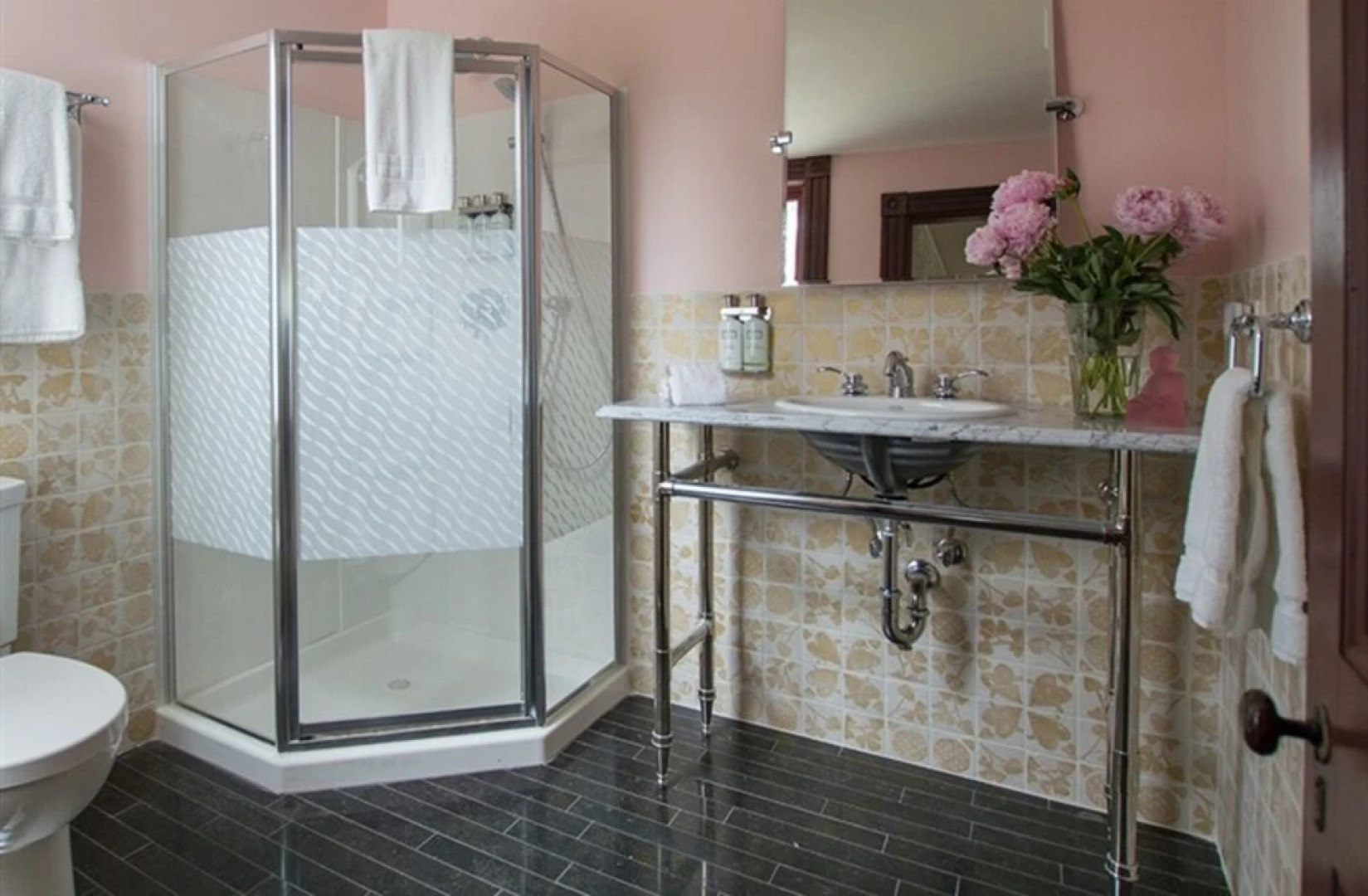 The Cottage in the Pines