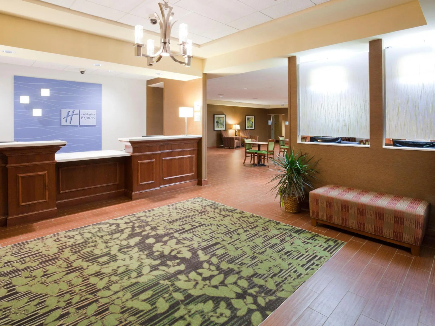 Holiday Inn Express & Suites Willmar by IHG