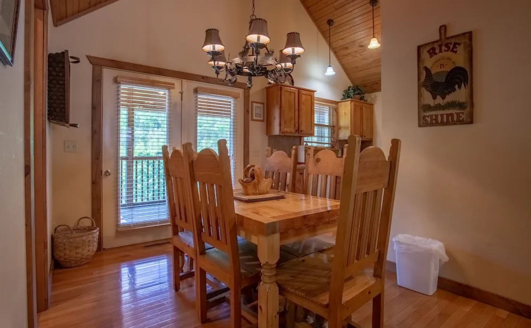 Dakota Lodge 2 Bedroom Home by RedAwning