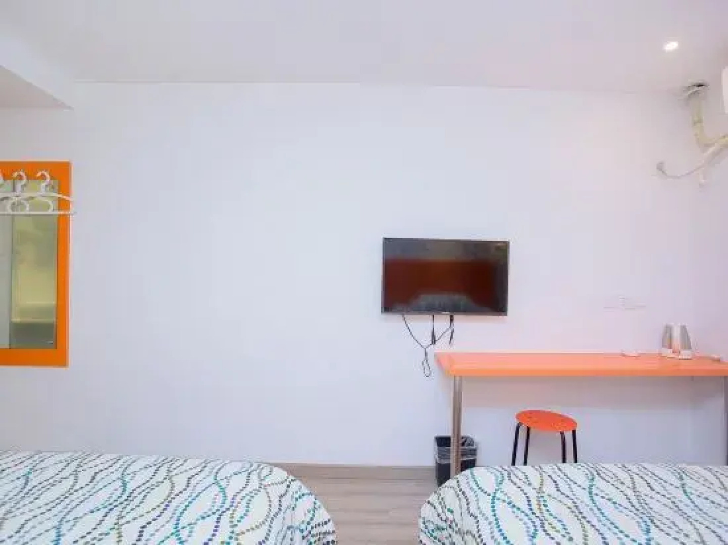 Pod Inn (Shanghai Ruijin Hospital Dapuqiao Metro Station)