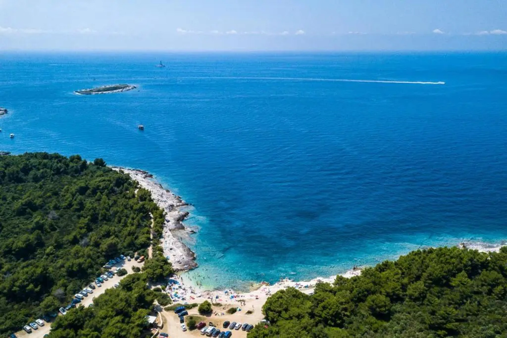 Modern villa Nerina with private pool near Pula