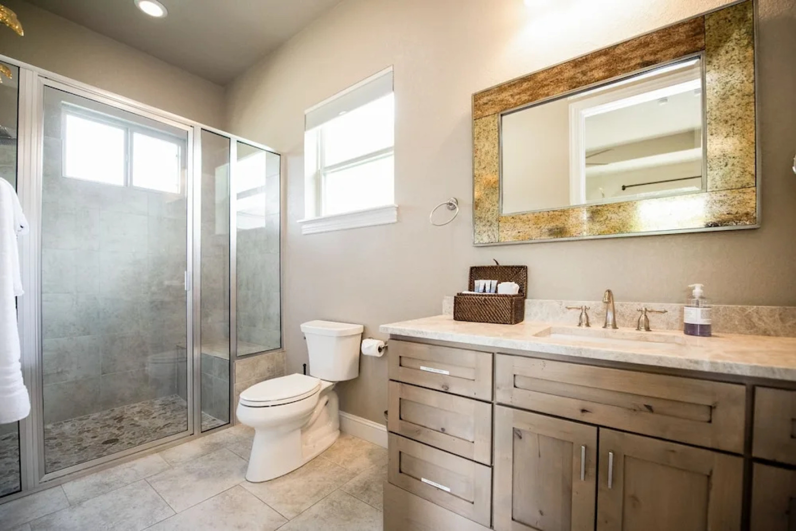 Century Oak Casita By Remi's Ridge & Hayes Hollow 1 Bedroom Duplex