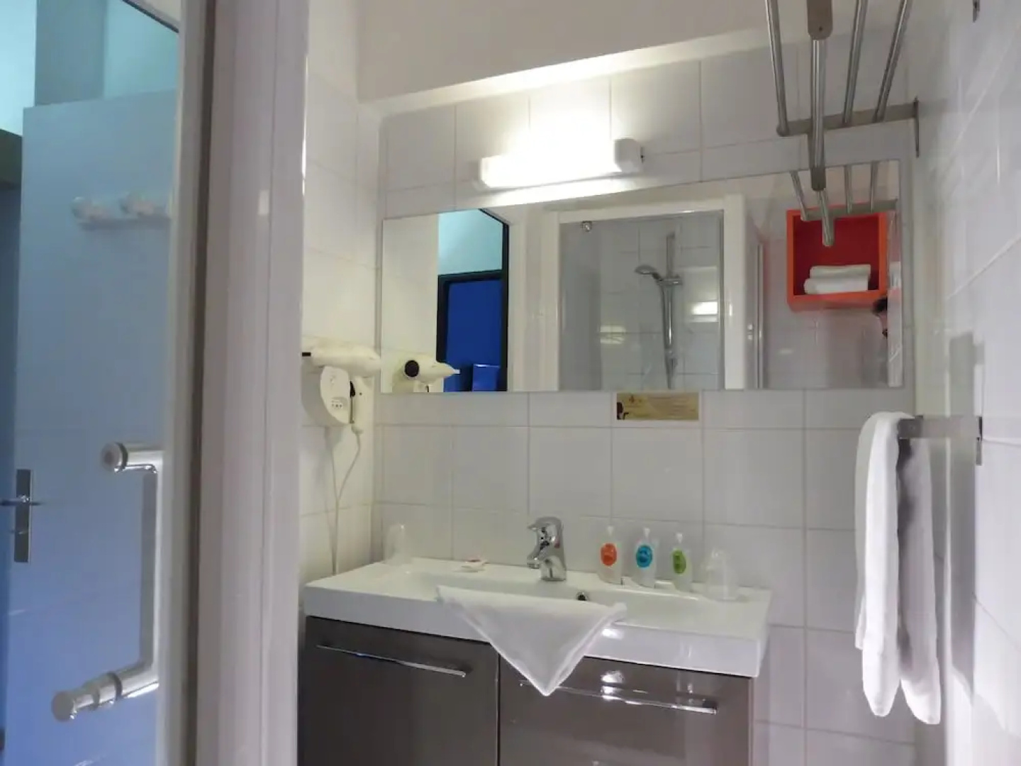 Cube Hotel