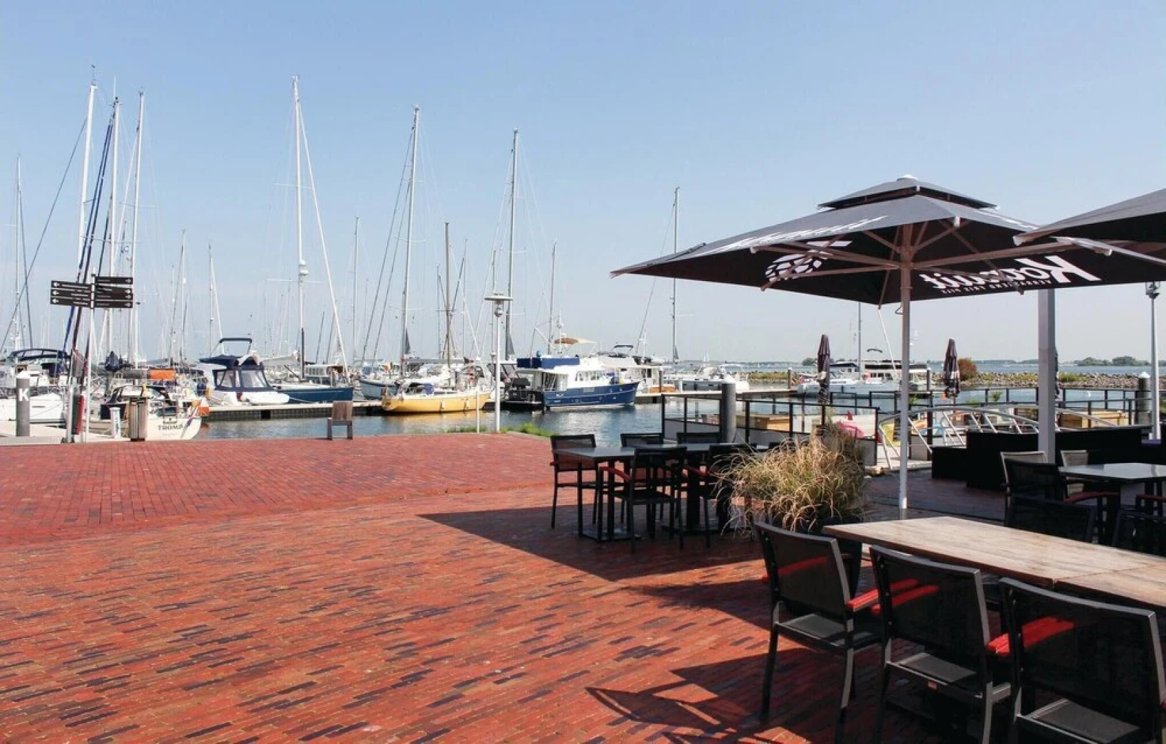 Nice Apartment in Bruinisse With 1 Bedrooms and Wifi