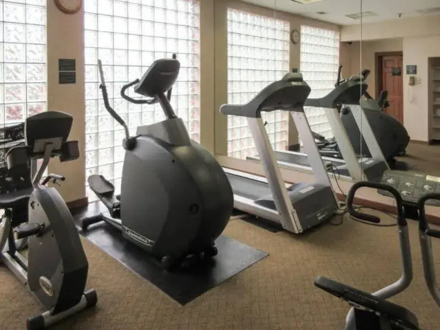 Hawthorn Suites By Wyndham Omaha Central