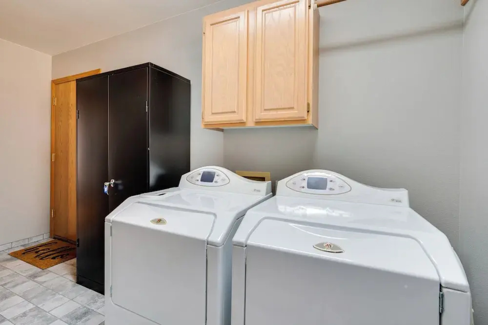 Moses Lake Vacation Rental w/ Hot Tub & Game Room