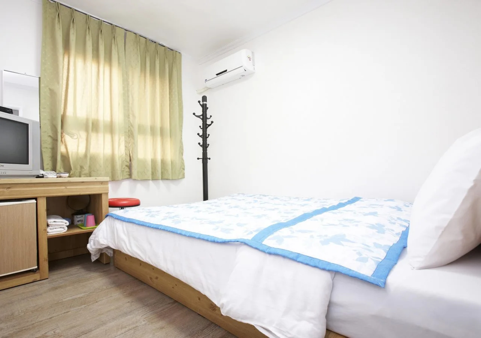 Moon's Hostel