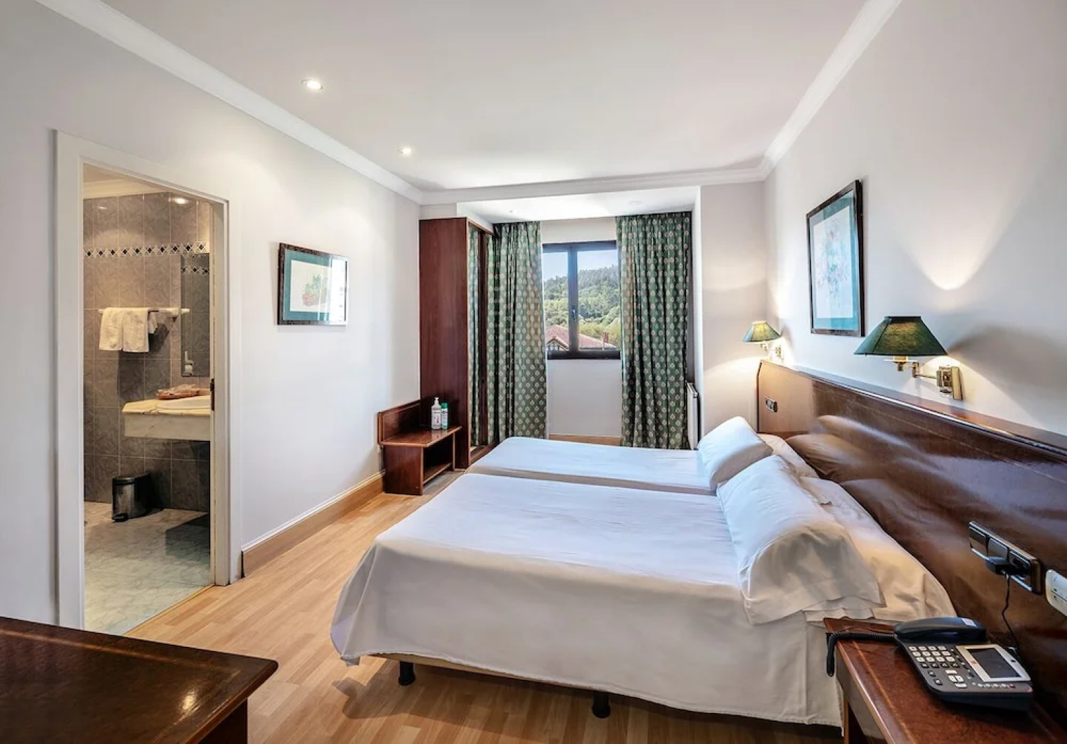 Hotel Torrebillela