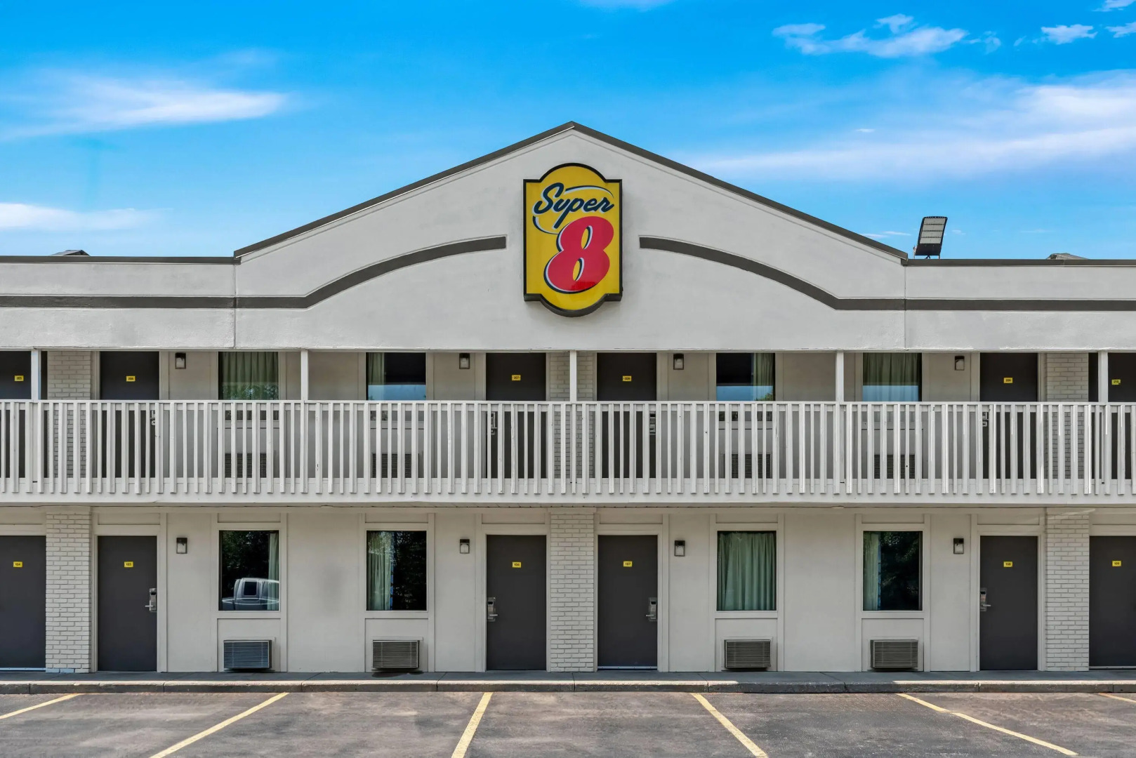 Super 8 by Wyndham Brownsburg