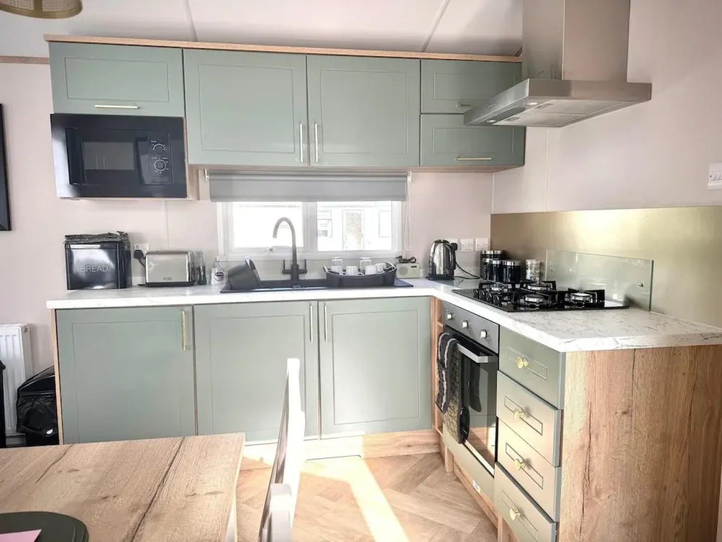 2 Bed Lodge Sleeps 6 - Holiday Park, Parking, Pets