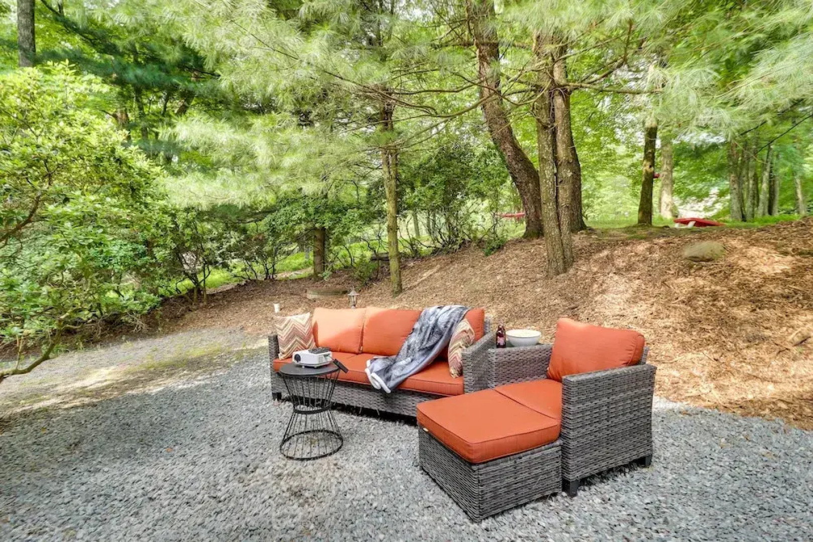 Outdoor Theater, Deck & Fire Pit: Poconos Retreat