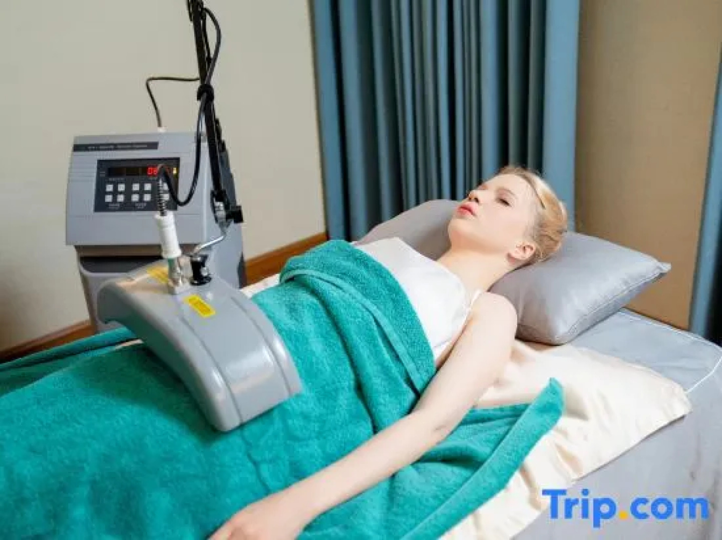 Tengchong East Lake Thermal Spa Hotel