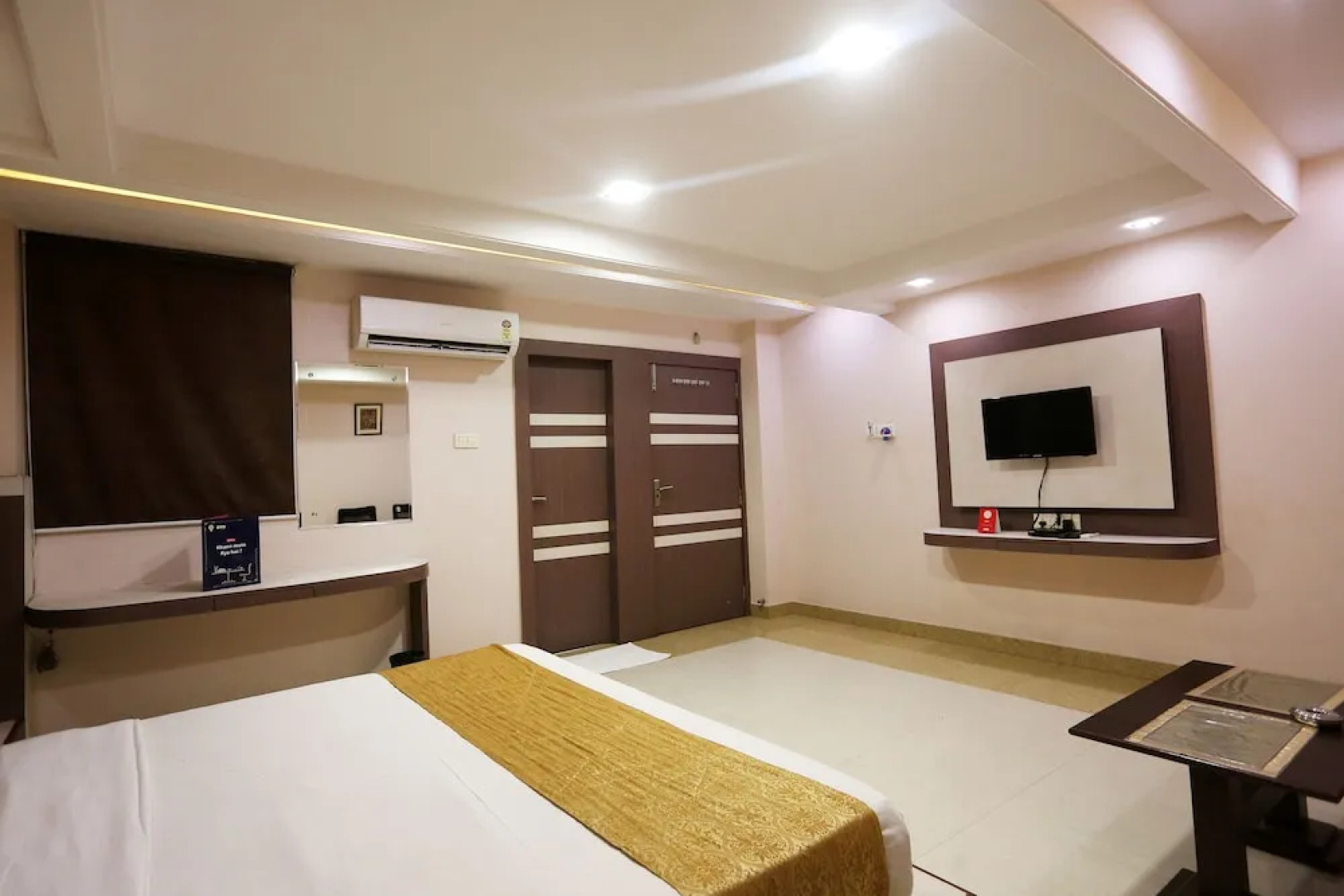 OYO Flagship 4558 The Surbhi