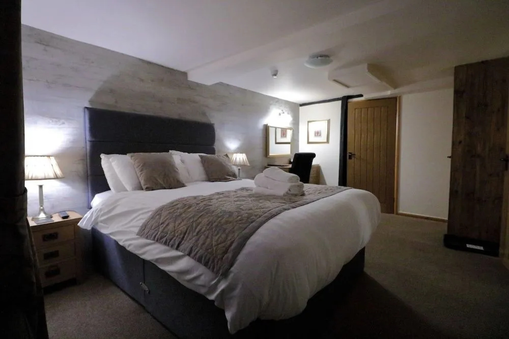 Ye Olde Cheshire Cheese Inn