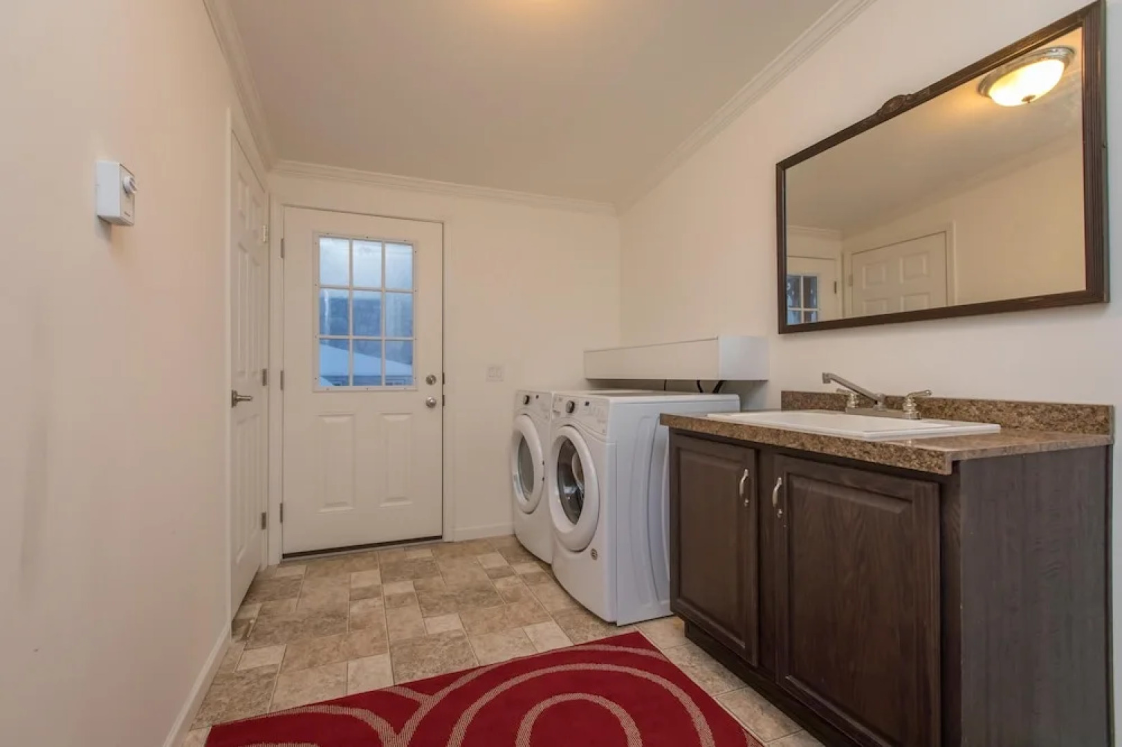 River Rock Walking Distance to Port Carling - Newer 3 bed 2 Bath