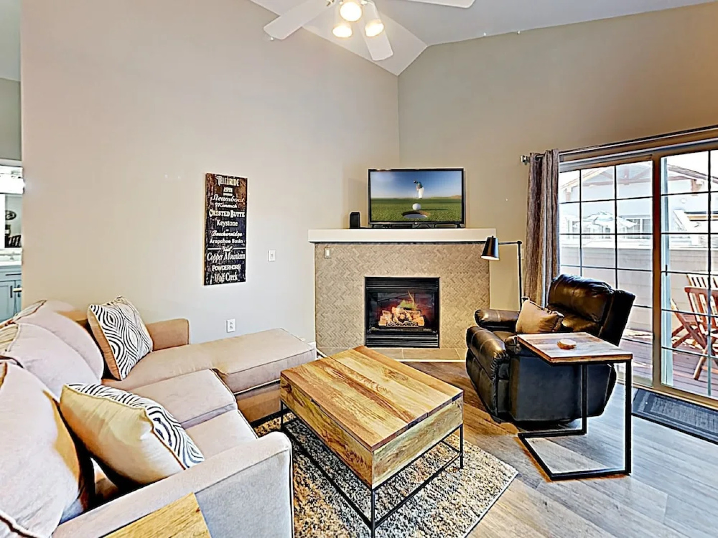 New Listing! Mountain-view : Pool & Hot Tub 2 Bedroom Condo