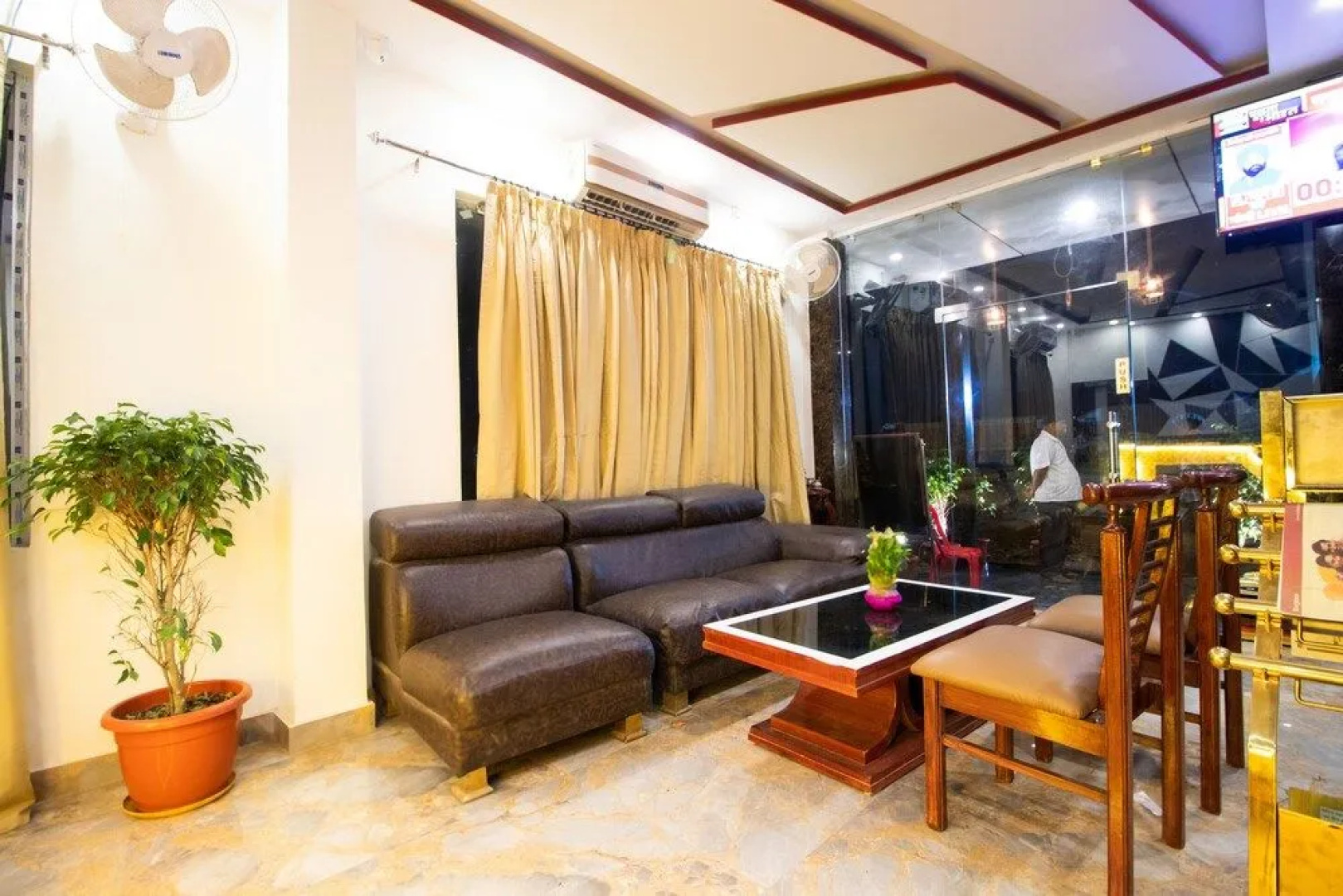 OYO 48380 Hotel Satkar