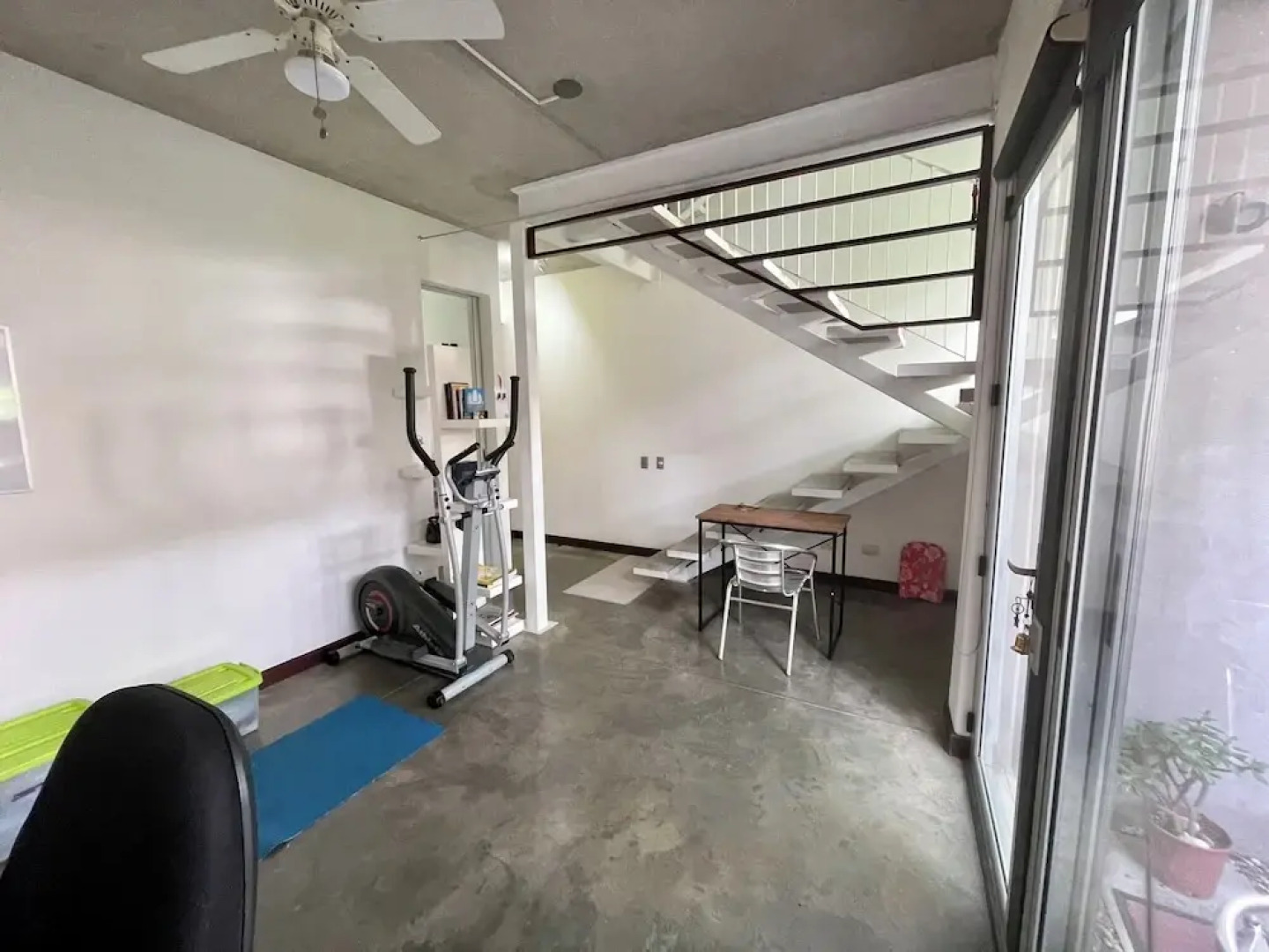 Beautiful Spacious Loft 2 Bedrooms 2 Full Baths 2 car Garage in Downtown