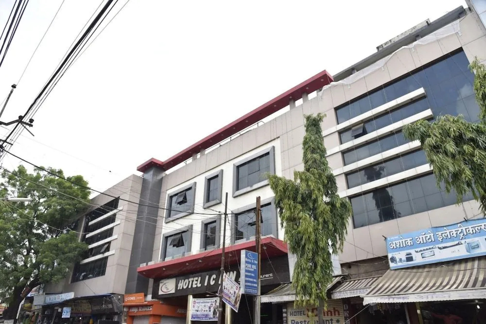 Oyo 49896 Hotel Ic Inn