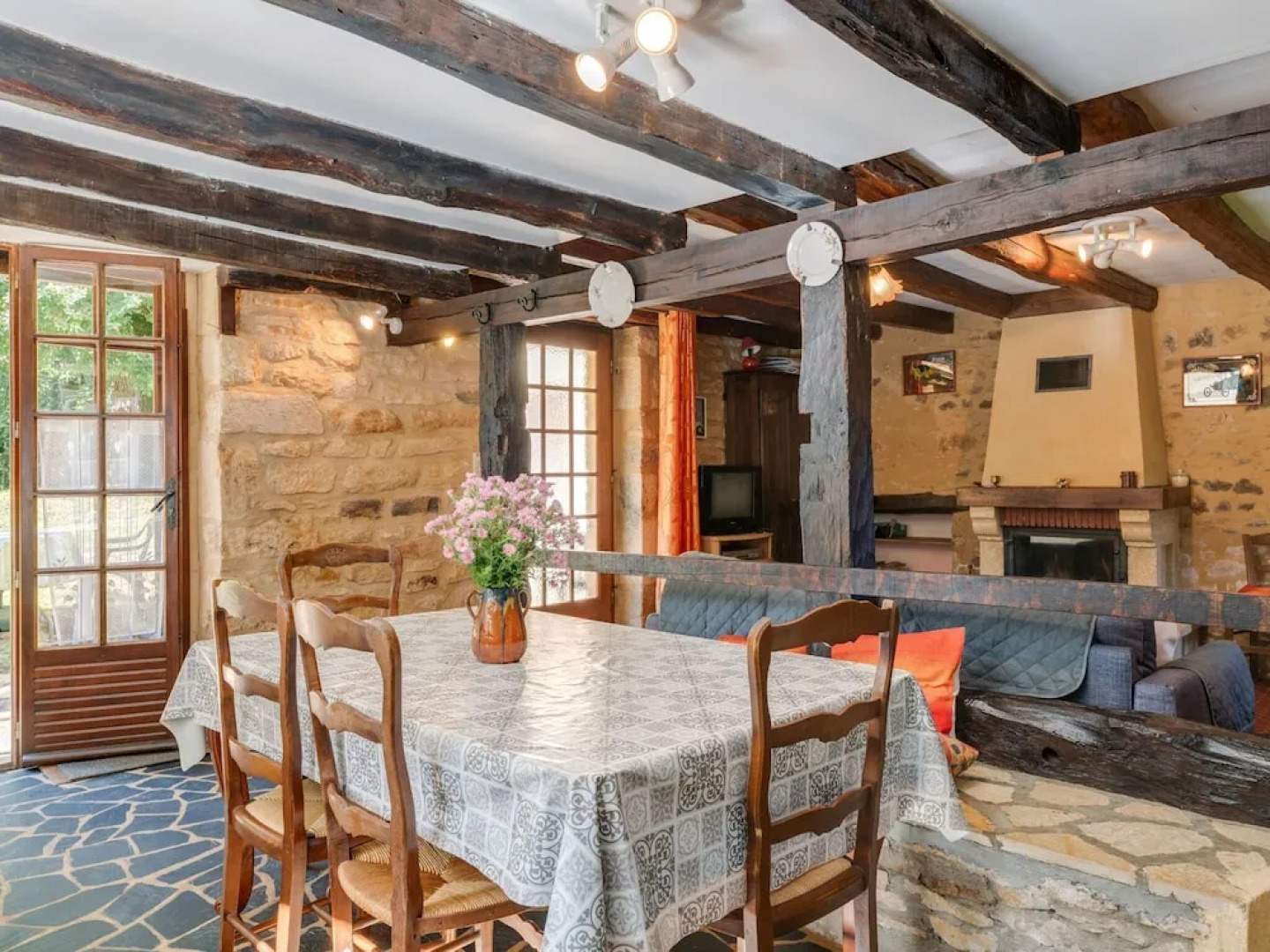 Luring Holiday Home in Incorrect With Garden