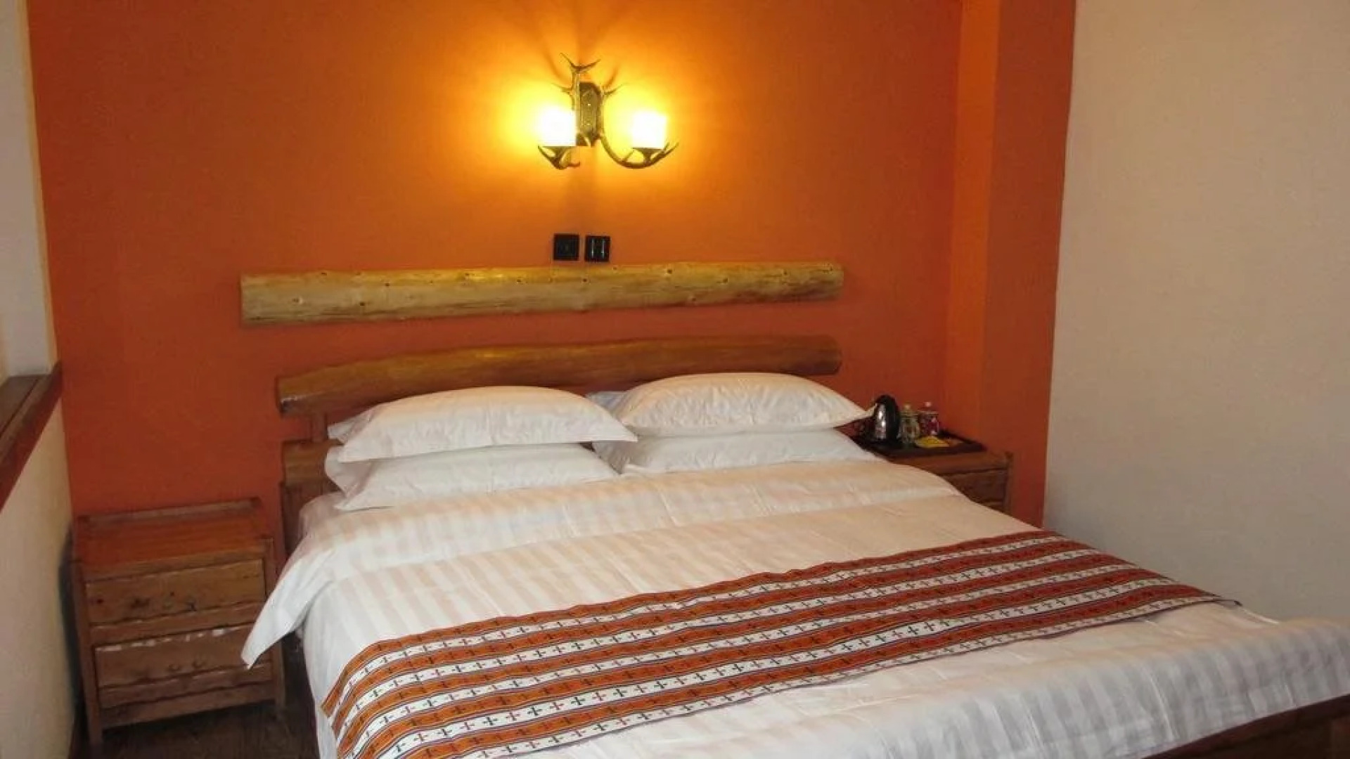 Nirvana Hotel - Hostel