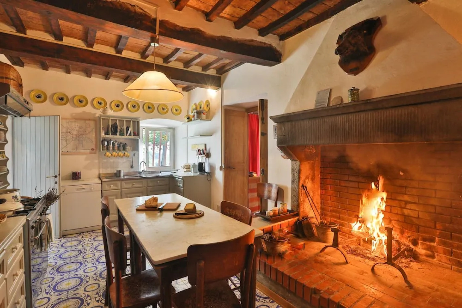 Villa With 7 Bedrooms in Castelnuovo, With Private Pool, Terrace and Wifi