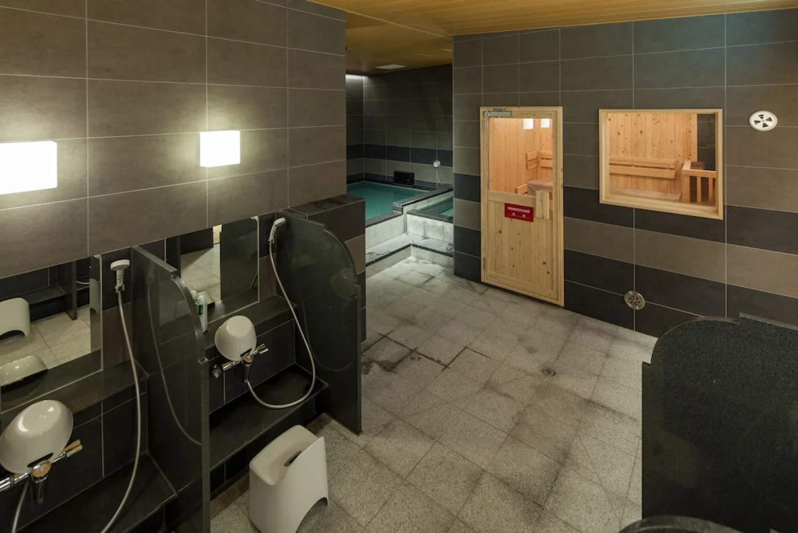 Y's Cabin Yokohama Kannai