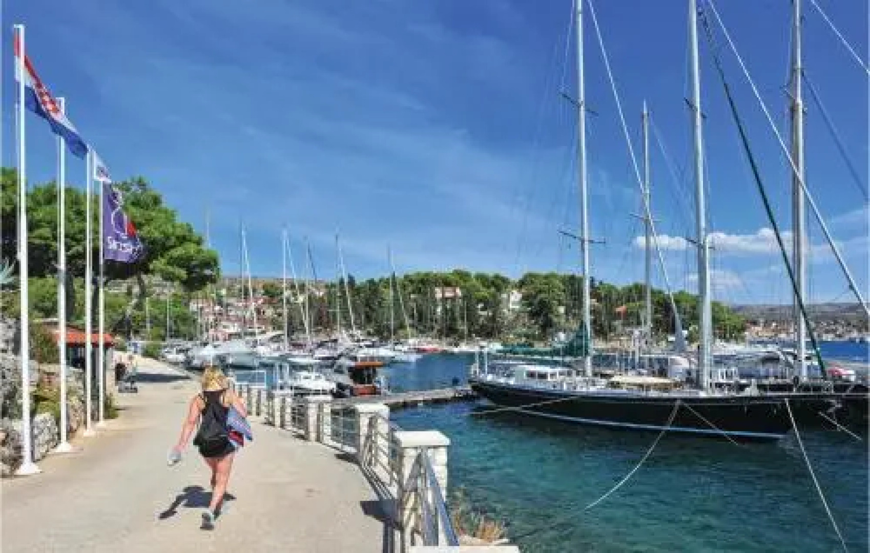 Four-Bedroom Holiday Home in Milna