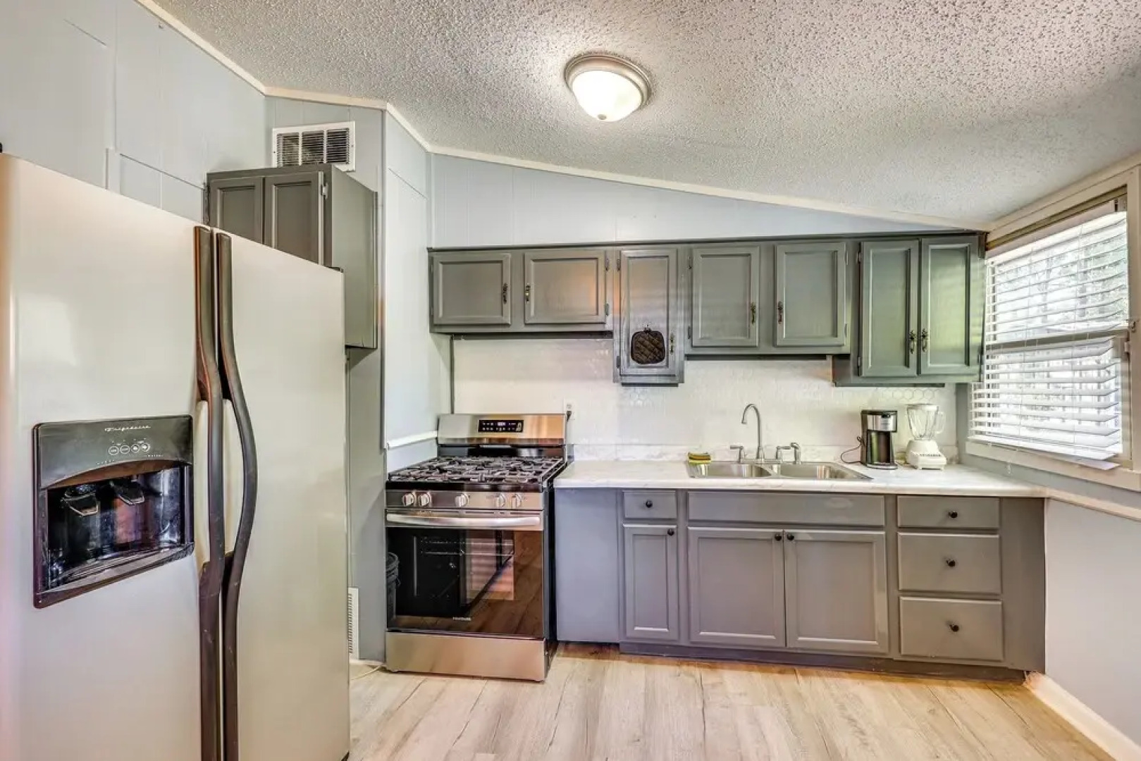 Hike, Golf & Fish: Pine Bluff Retreat