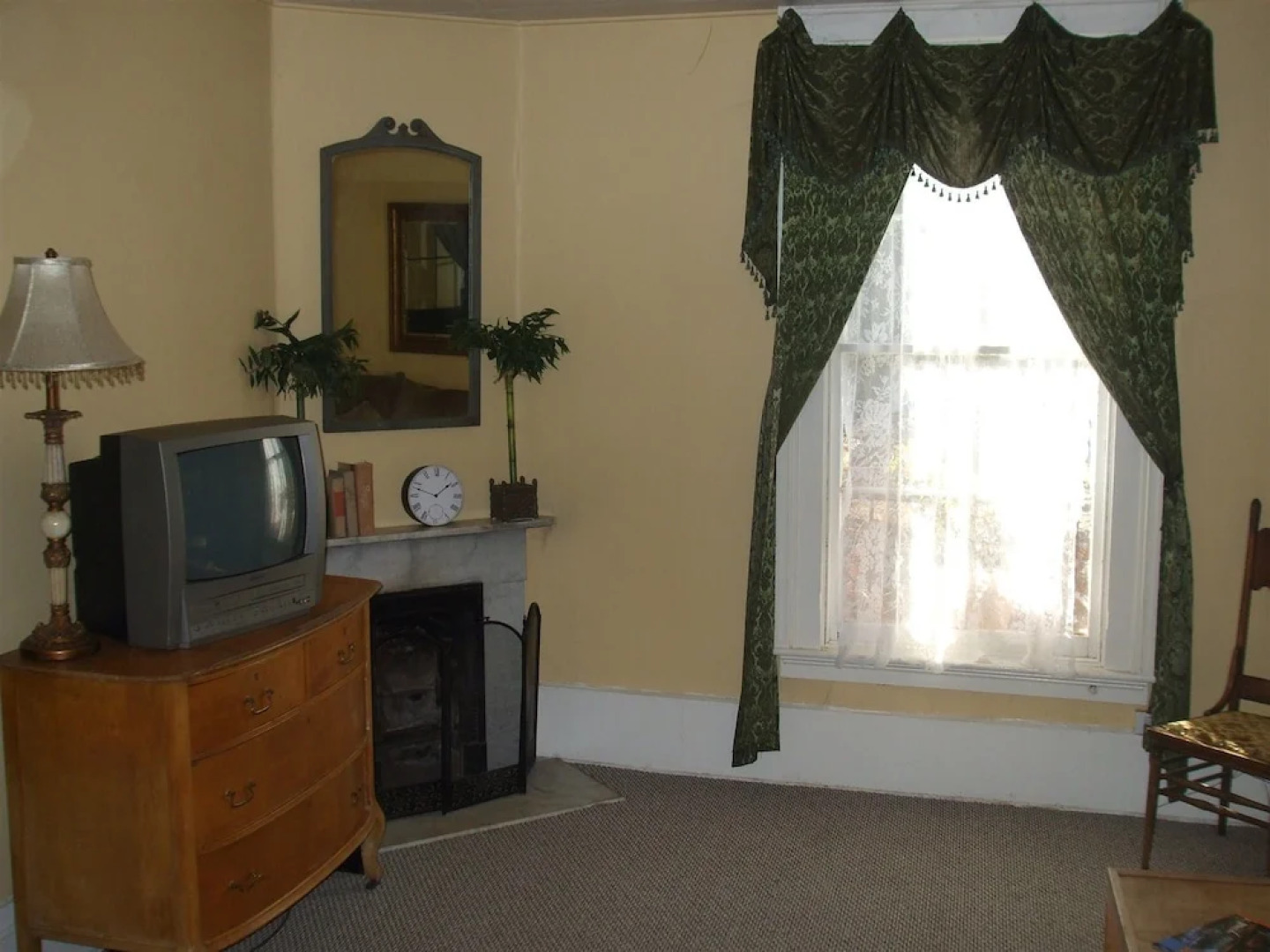 Hotel Léger Restaurant & Saloon