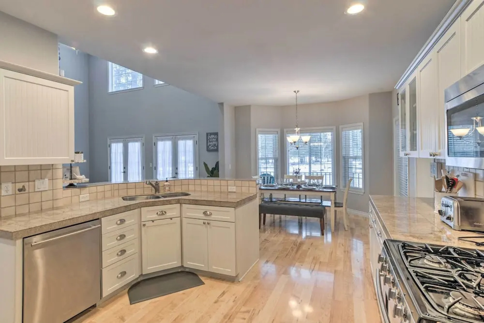 Klamath Falls Home w/ Resort Amenities!