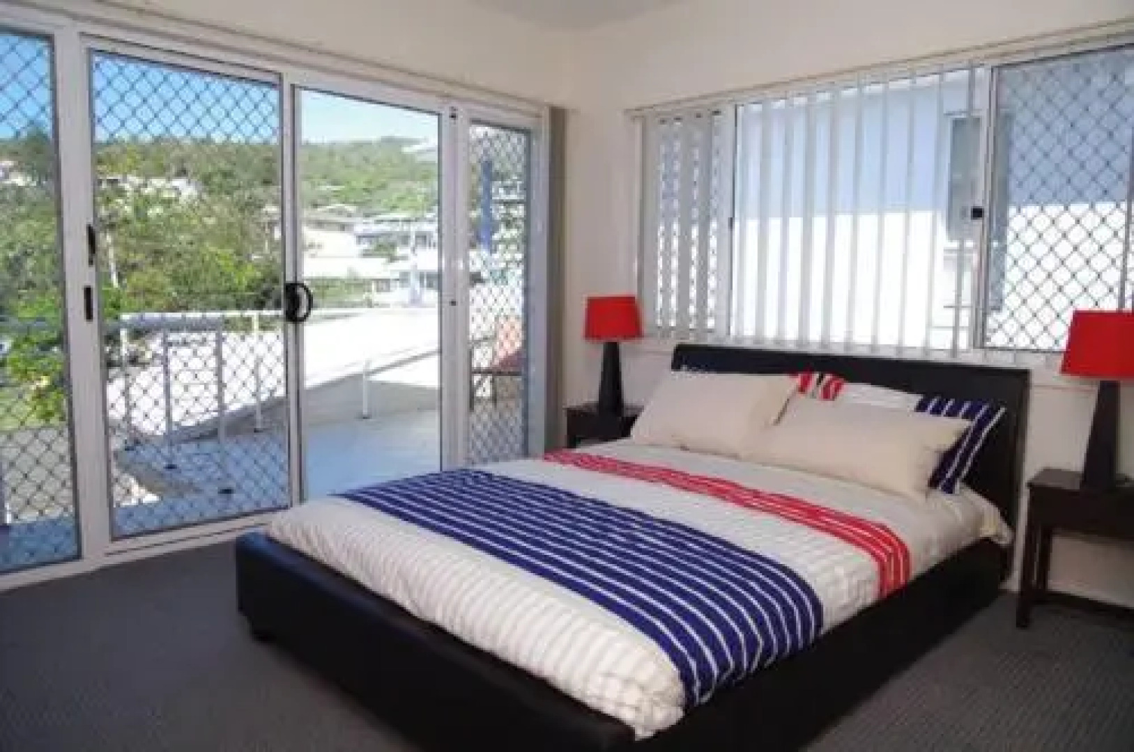 Adrift, 5B Scott Street