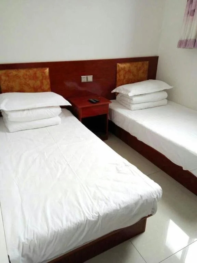 Xinglong Jiahong Inn