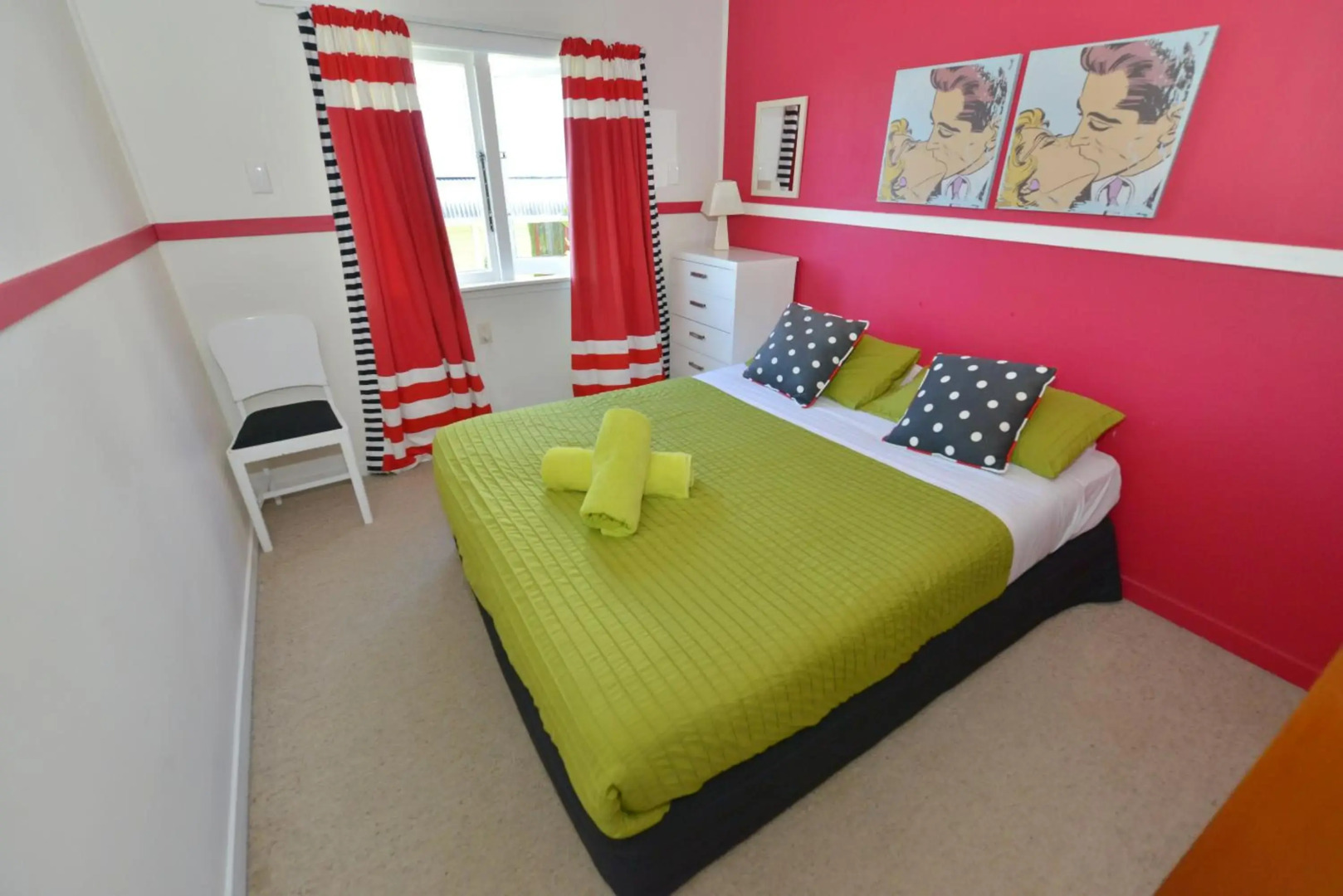 Ducks & Drakes Boutique Motel & Backpackers