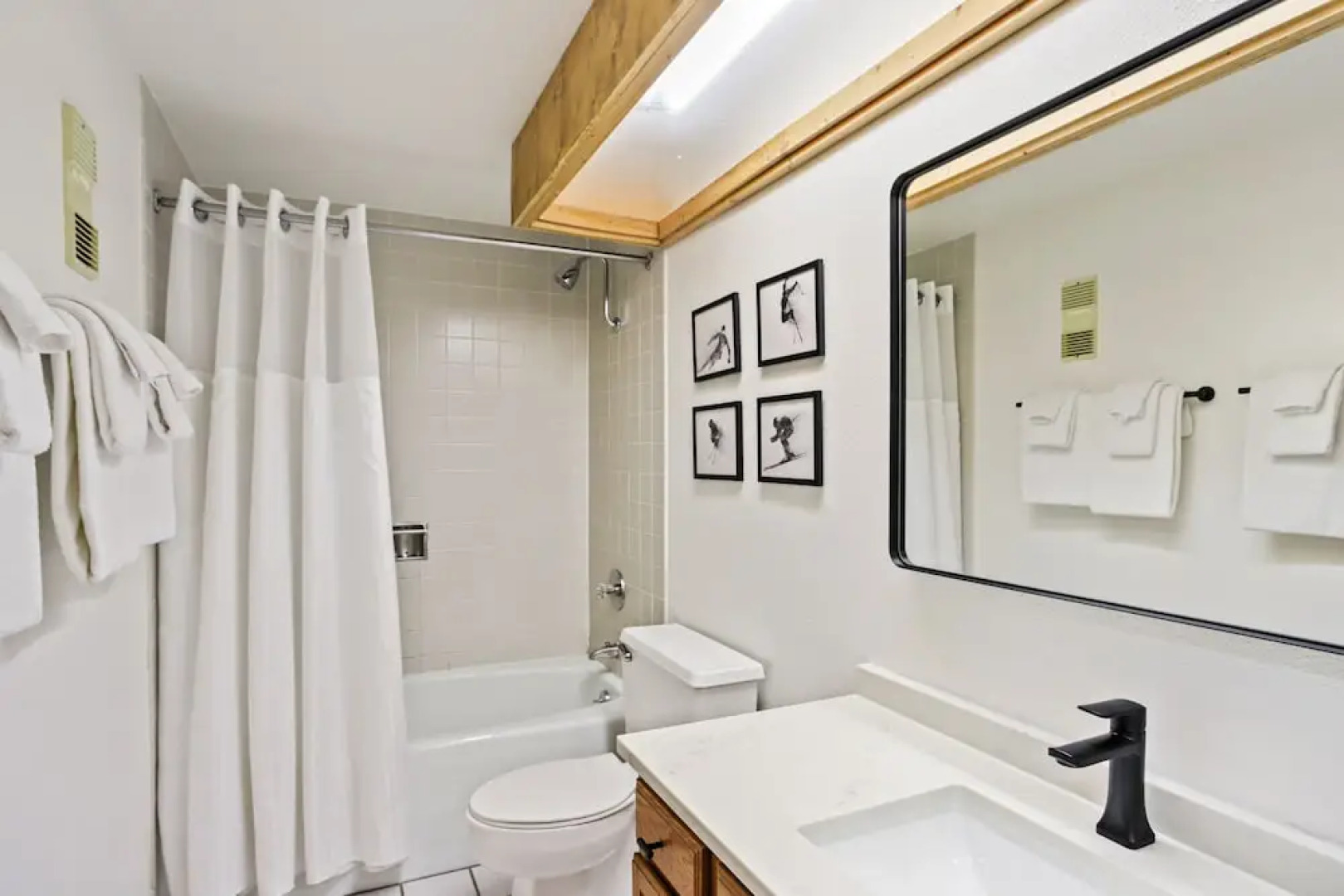 Perfectly Located 1br - Steps To Ski & Apres Fun - Sleeps 4 1 Bedroom Condo by RedAwning