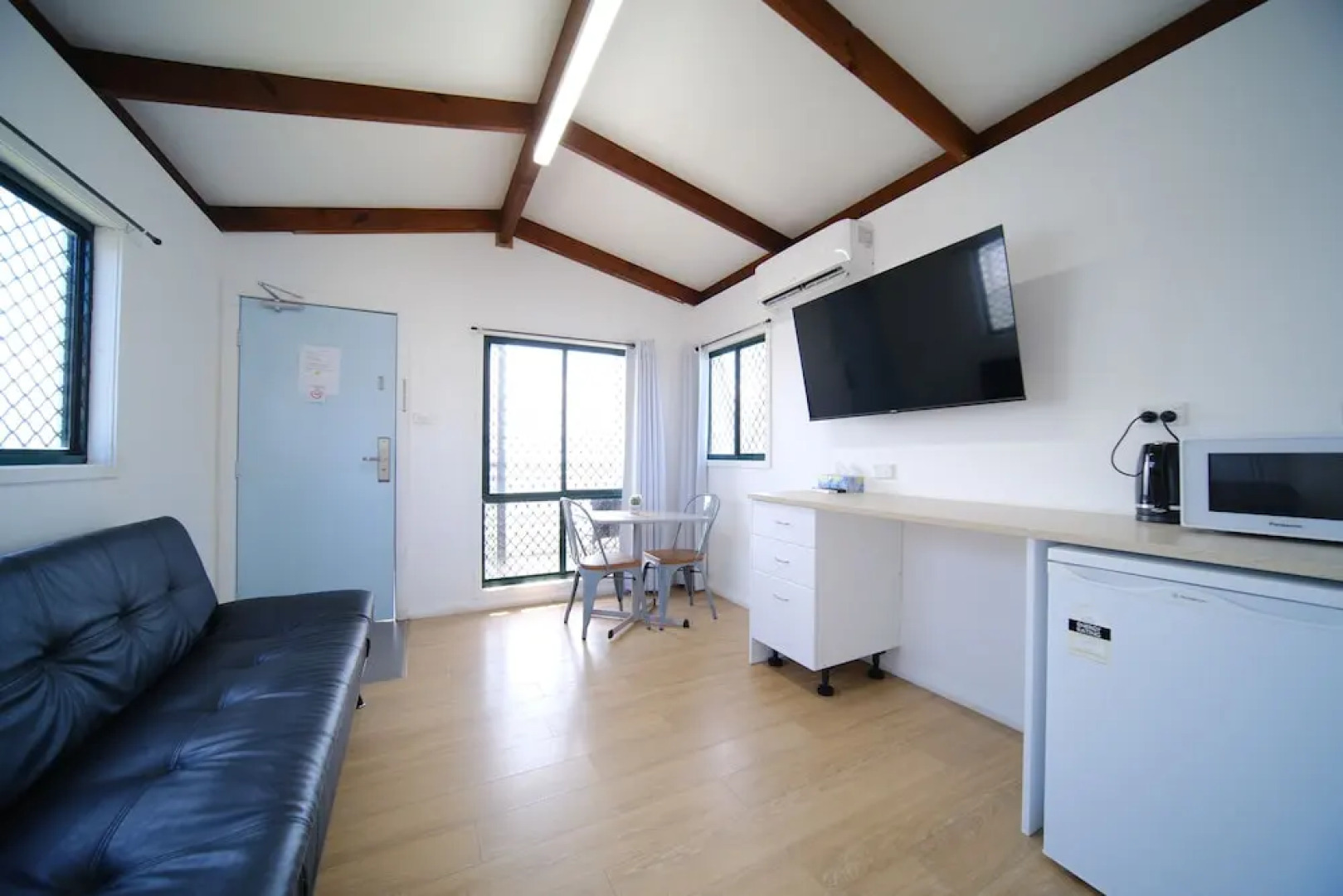 Lakeside Inn (ex. Oasis Resort & Village)