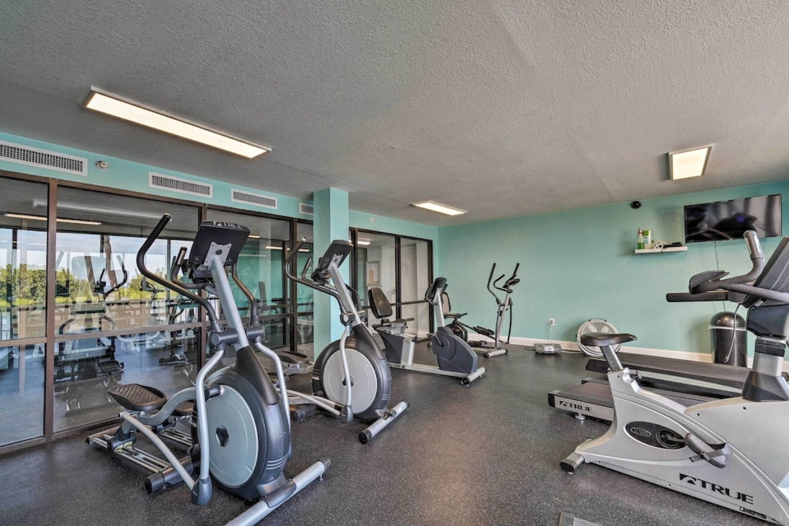 Bright Hudson Condo Rental w/ Gulf-view Balcony!