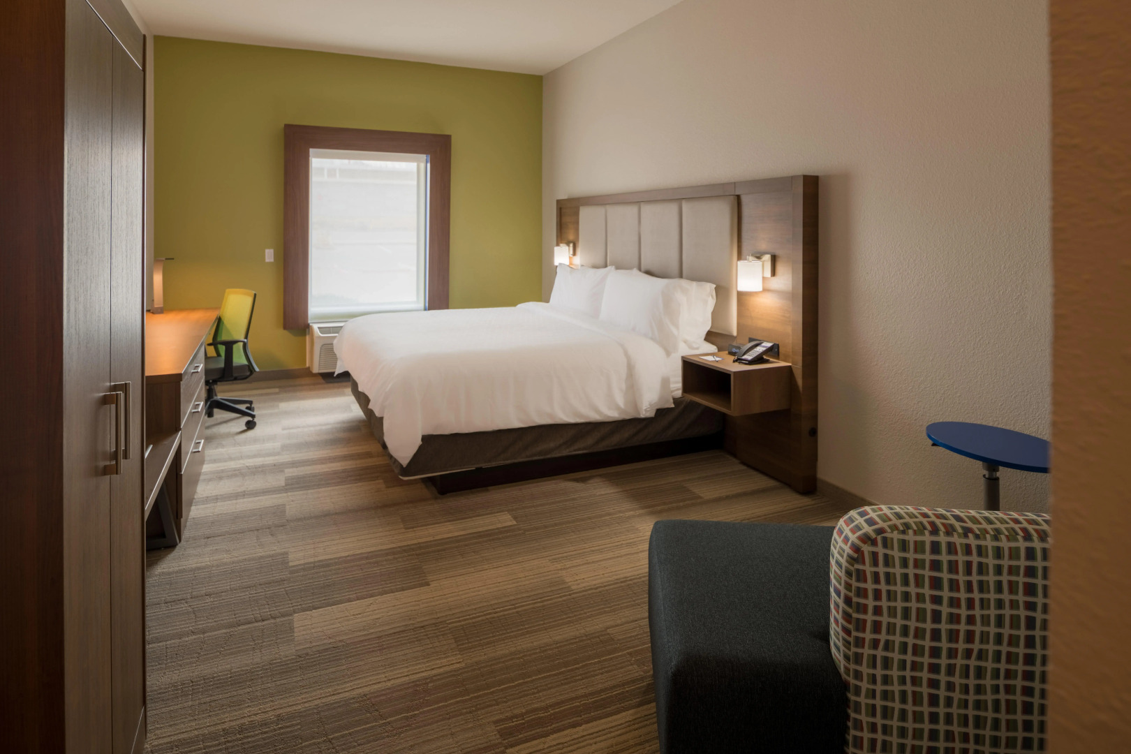 Holiday Inn Express & Suites N Waco Area - West by IHG