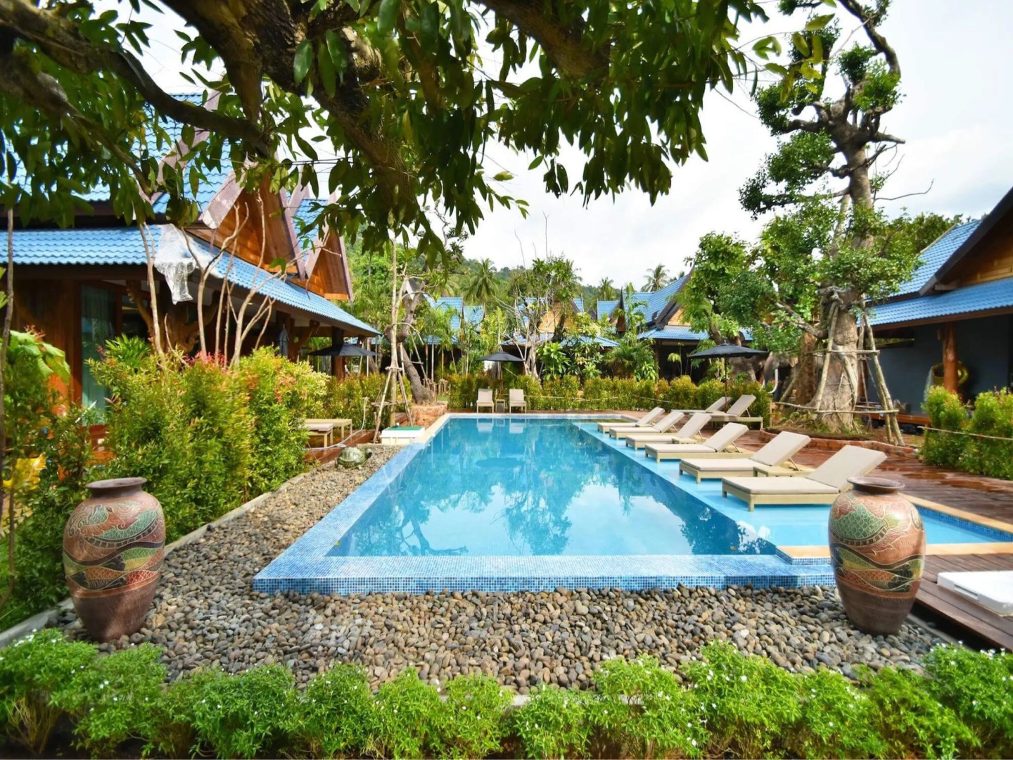 The Nine Thipthara Klongson Resort