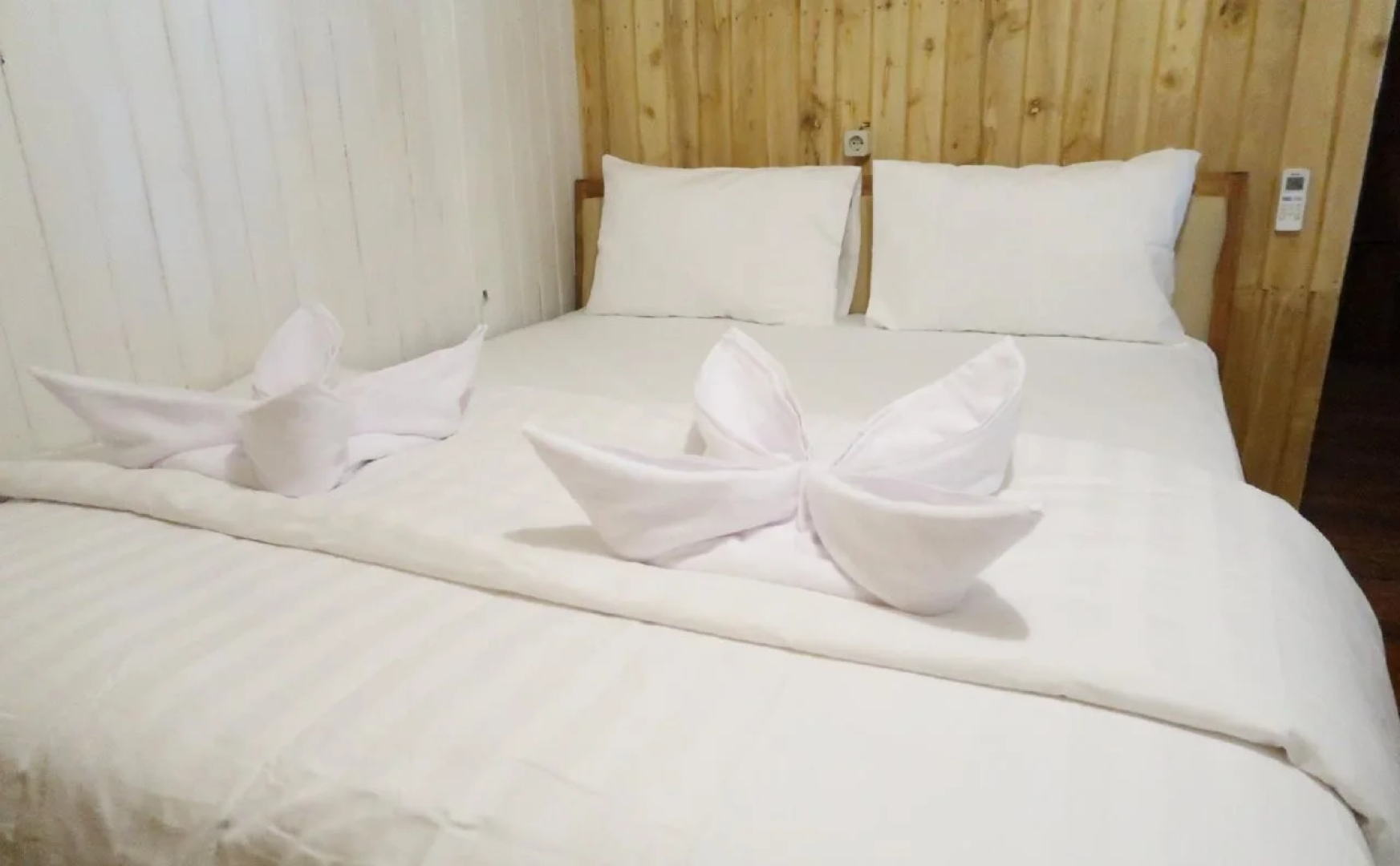 Phinisi Hostel Bira