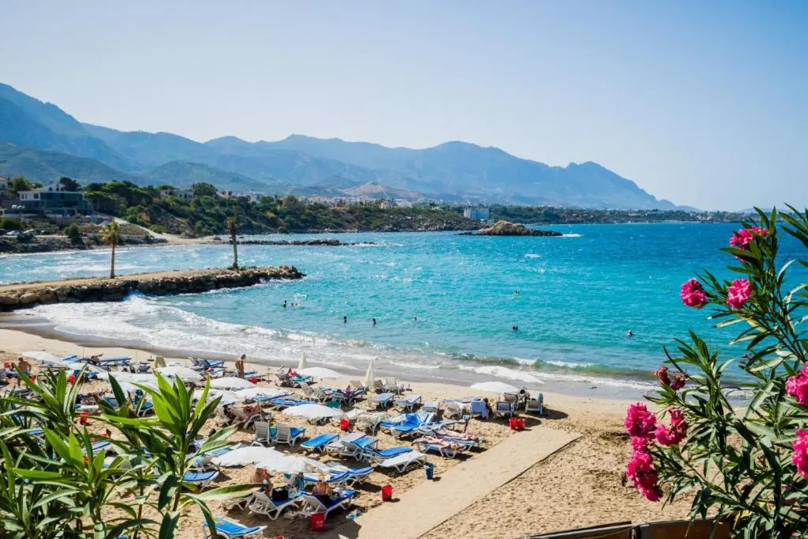 Comfortable One-Bedroom Apartment near the Sea and Casino Merit Park Sel 2-6