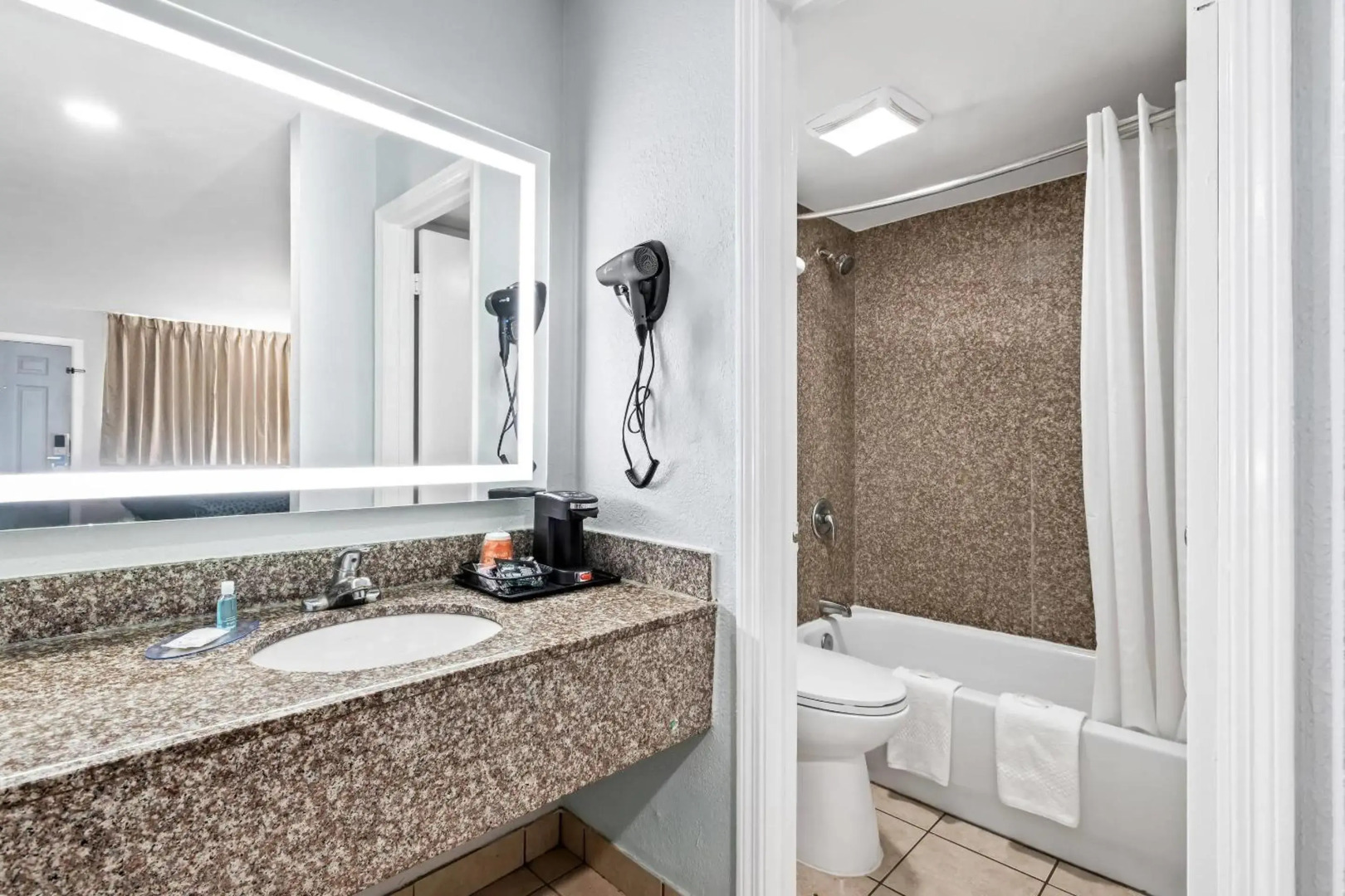 Travelodge by Wyndham New Orleans West Harvey Hotel