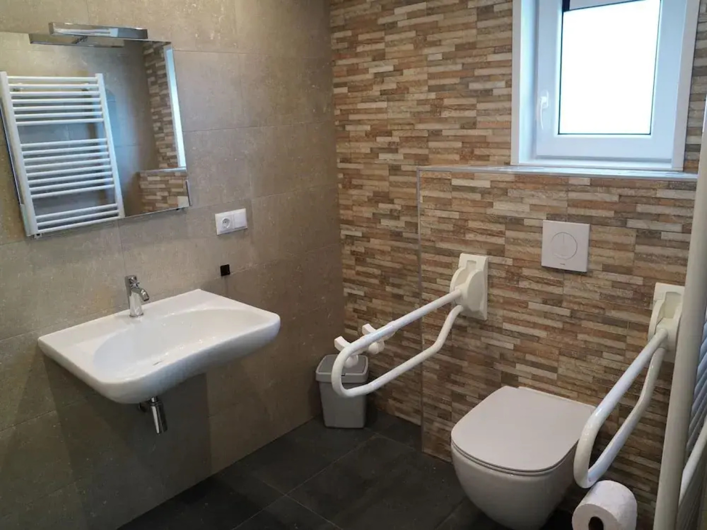 Nature-connected Modern Stay