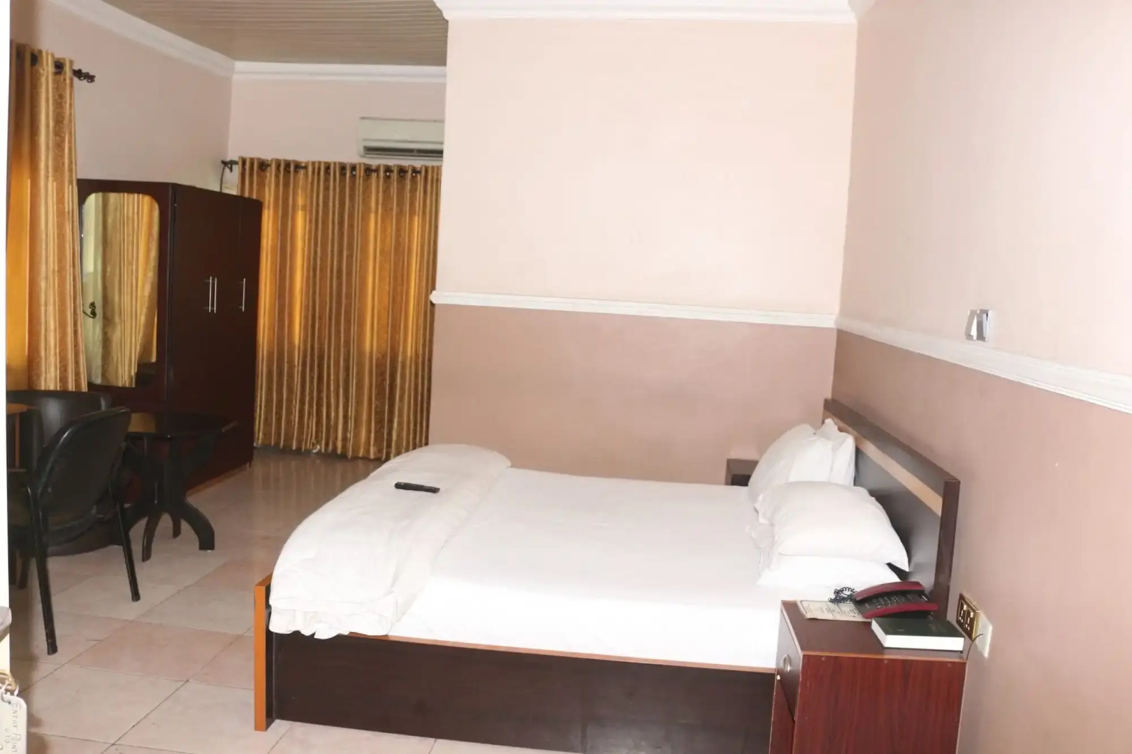 New Point Hotel And Suites