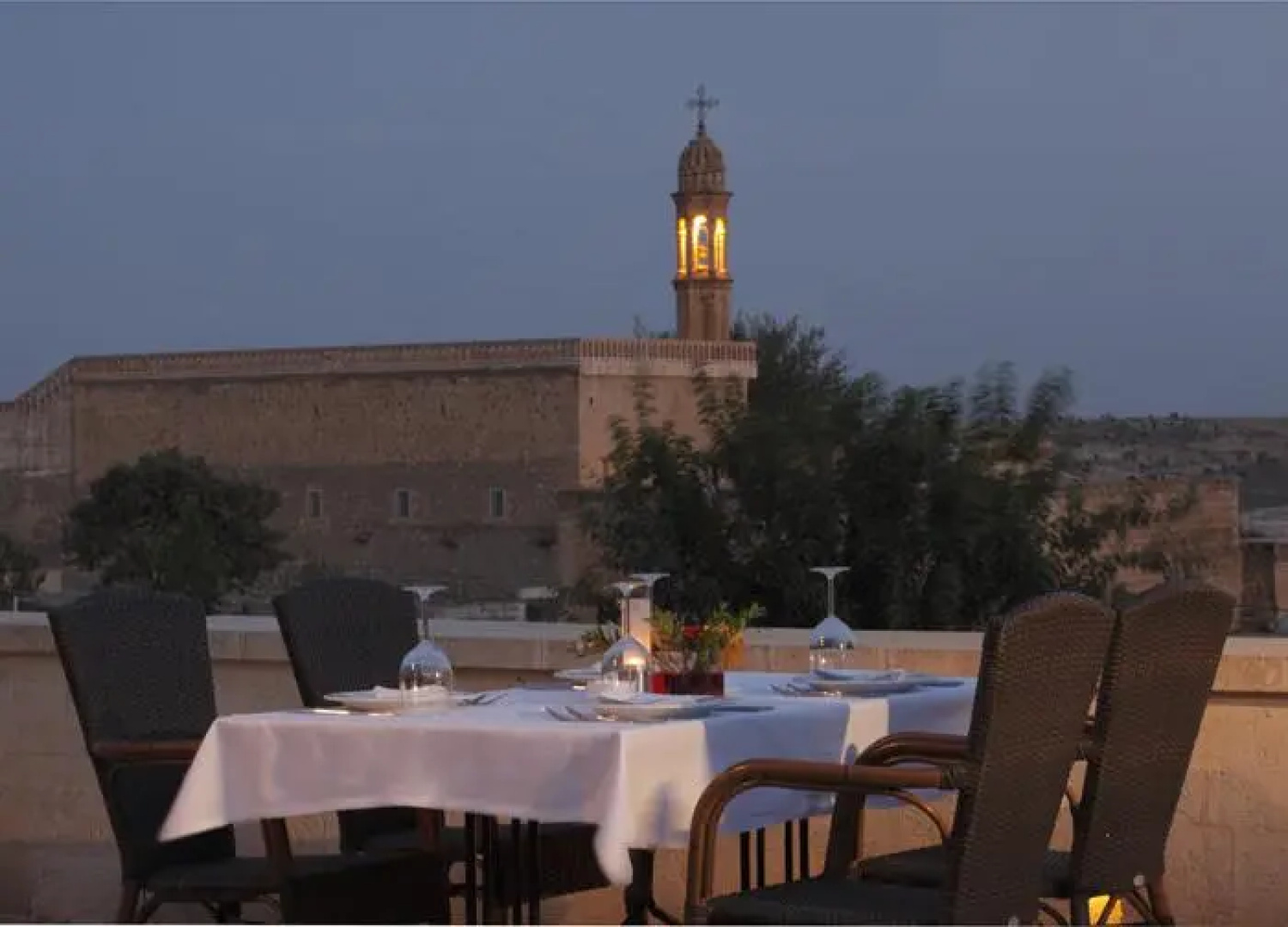 Kasri Nehroz Otel