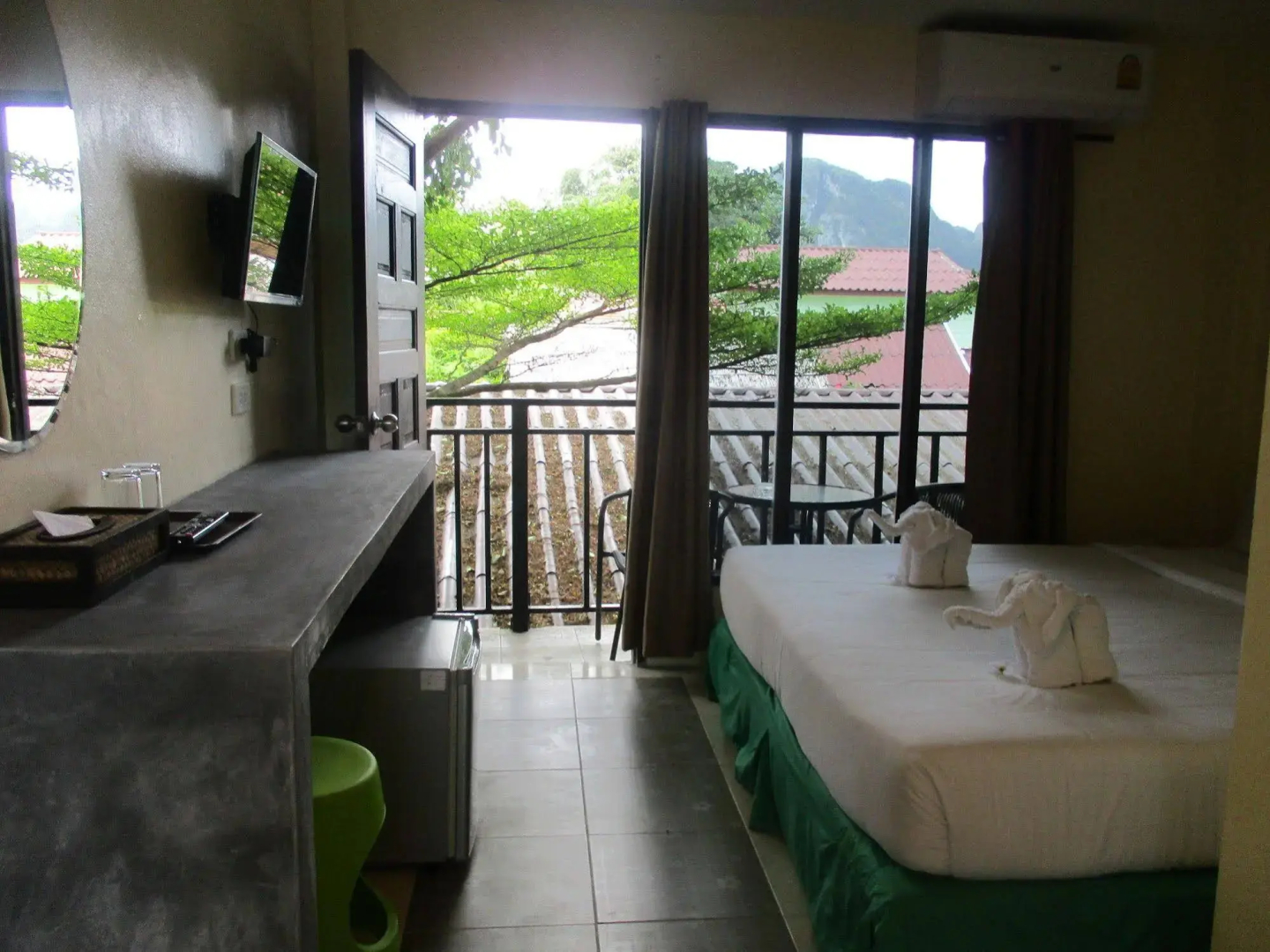 Phi Phi Green House