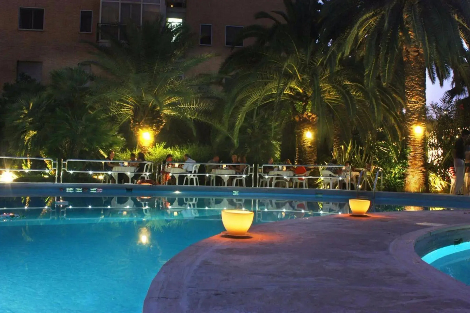 International Hotel & Suite