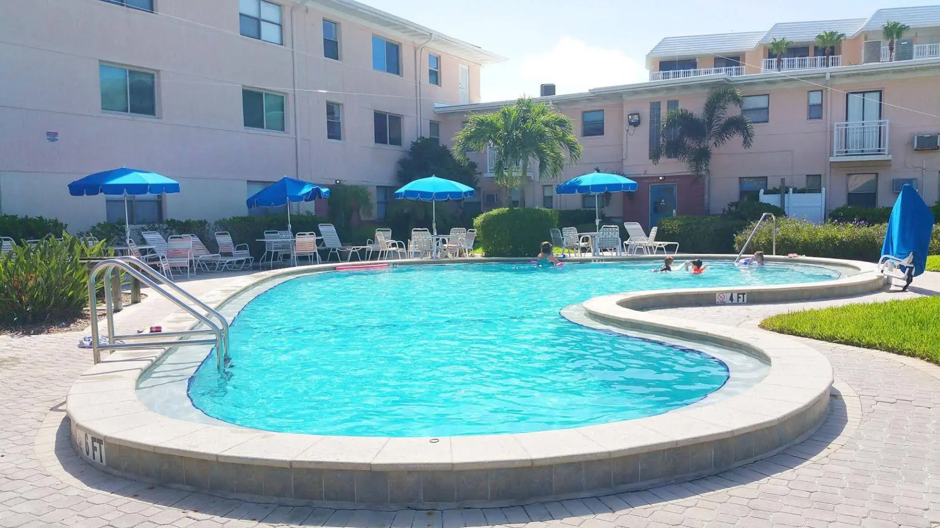 Friendly Native Beach Resort