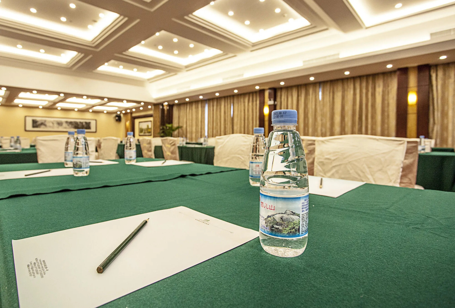 Guilin Lijiang Waterfall Hotel