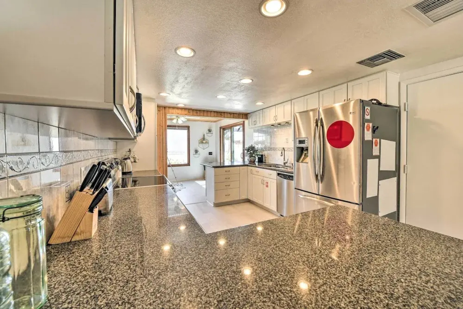 Chic Joshua Tree Pad w/ Mountain Views & Hot Tub